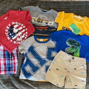 6 shirts 2 shorts Gap Old Navy Cat/Jack